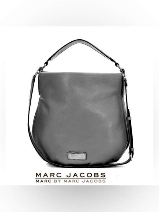 Marc Jacobs Handbags - Marc Jacobs Gray Leather Shoulder Bag